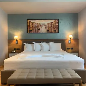 Butrinti Hotell